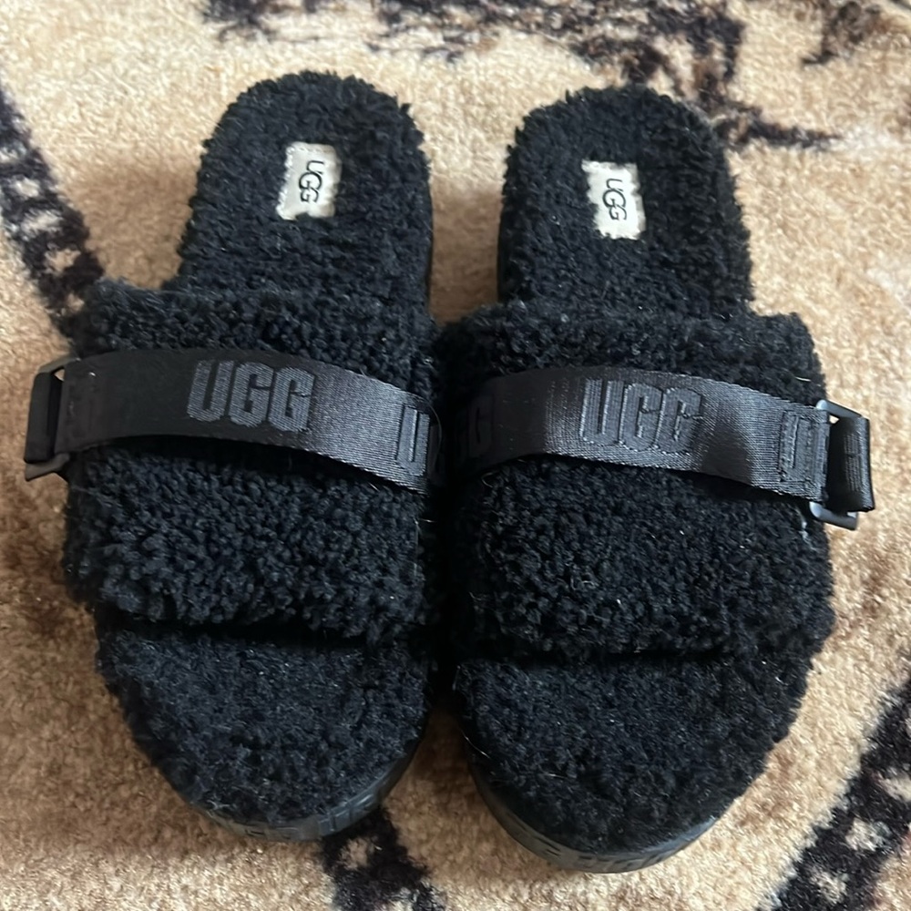 Ugg Sherpa sandles